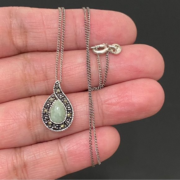 Vintage 925 NV Sterling Silver Jade Marcasite Teardrop Pendant 18” Necklace 3g. - Picture 8 of 16